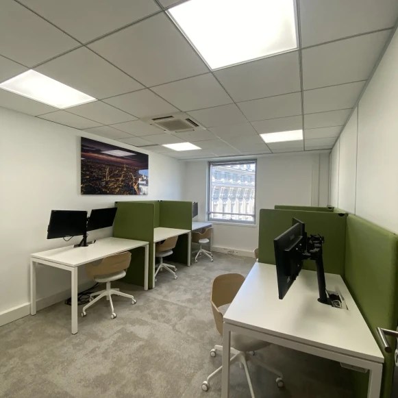 Espace indépendant 18 m² 6 postes Location bureau Boulevard du Montparnasse Paris 75014 - photo 1