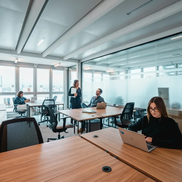 Bureau privé 25 m² 8 postes Coworking Rue de Tolbiac Paris 75013 - photo 2