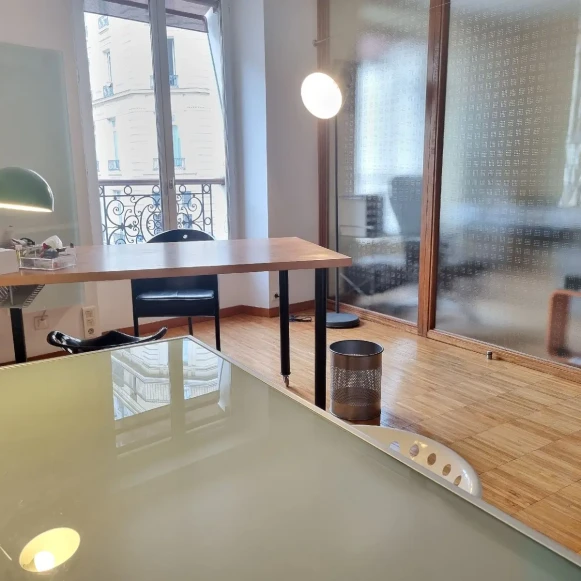 Bureau privé 13 m² 2 postes Coworking Rue du Faubourg Saint-Antoine Paris 75011 - photo 2
