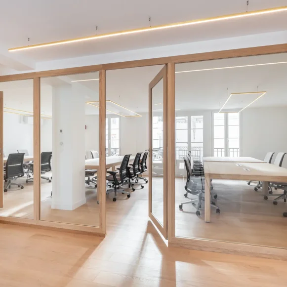 Espace indépendant 300 m² 48 postes Location bureau Boulevard de Sébastopol Paris 75001 - photo 2
