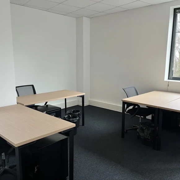 Bureau privé 24 m² 4 postes Coworking Rue Auguste Comté Aix-en-Provence 13290 - photo 1
