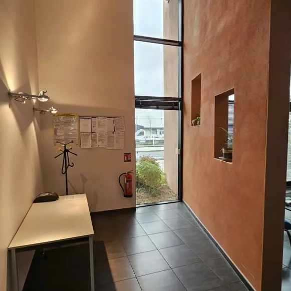 Bureau privé 30 m² 4 postes Coworking Rue André Marie Ampère Plaisance-du-Touch 31830 - photo 5