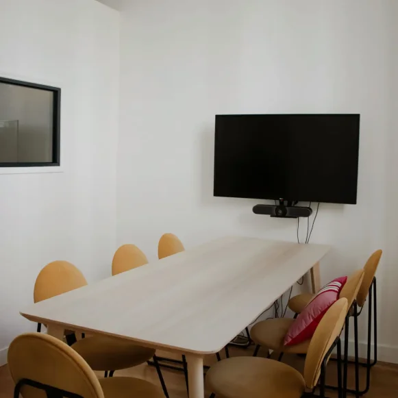 Espace indépendant 72 m² 12 postes Coworking Rue des Petites Écuries Paris 75010 - photo 8