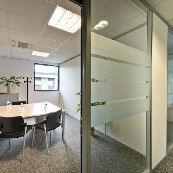 Bureau privé 50 m² 10 postes Location bureau Avenue Général Leclerc Vienne 38200 - photo 9