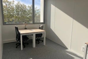 Bureau privé - 44470 - 3 postes - 1014€