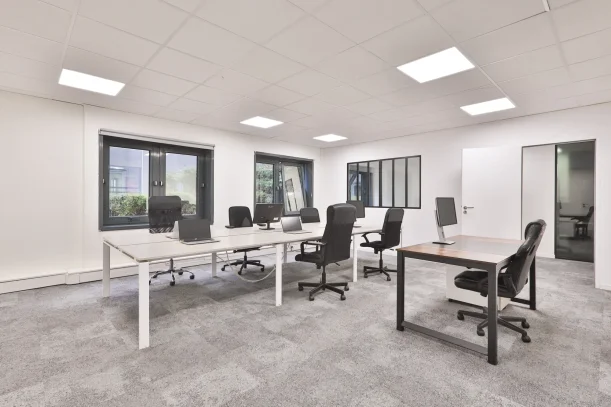 Bureau privé - 92150 - 8 postes - 1700€
