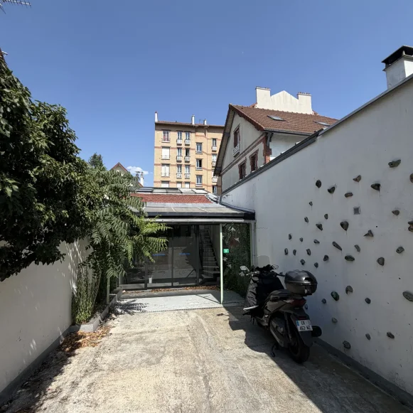Espace indépendant 214 m² 40 postes Location bureau Avenue Joseph Binet Colombes 92700 - photo 2