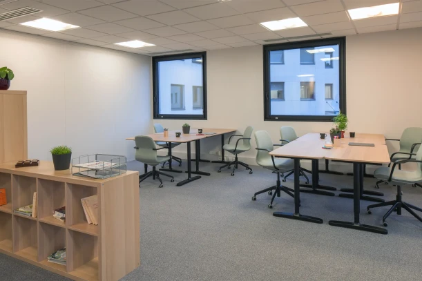 Bureau privé - 92500 - 6 postes - 1980€