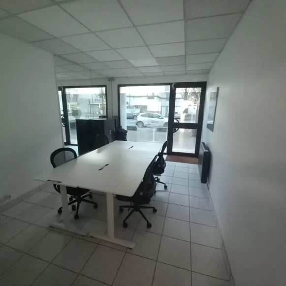 Espace indépendant 25 m² 4 postes Coworking Boulevard Robert Schuman Nantes 44300 - photo 5