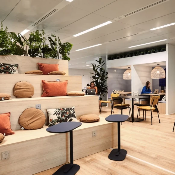 Bureau privé 41 m² 12 postes Location bureau Rue du Colonel Pierre Avia Paris 75015 - photo 1