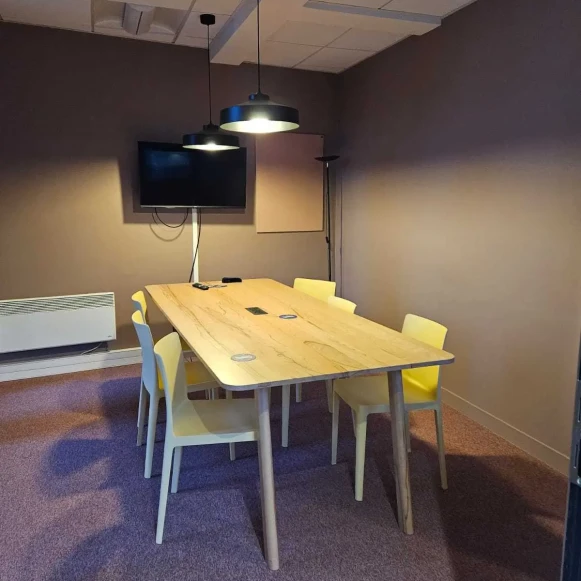 Bureau privé 20 m² 6 postes Location bureau Avenue Daumesnil Paris 75012 - photo 9