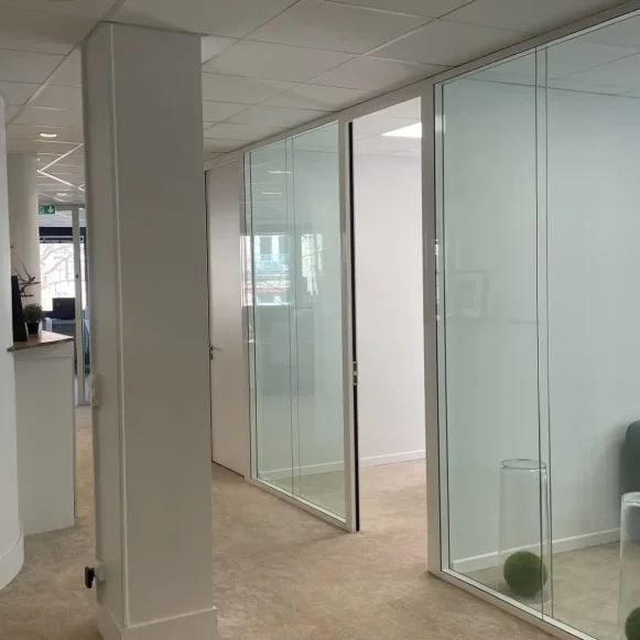 Bureau privé 10 m² 2 postes Coworking Avenue de Villiers Paris 75017 - photo 4