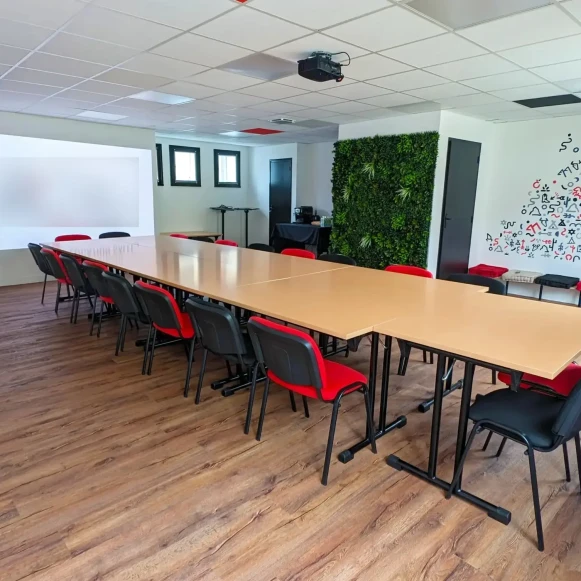Bureau privé 18 m² 3 postes Location bureau Place Michelet Tours 37000 - photo 1