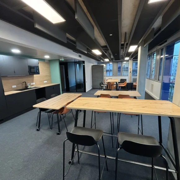 Bureau privé 16 m² 3 postes Coworking Rue Edouard Mignot Reims 51100 - photo 2