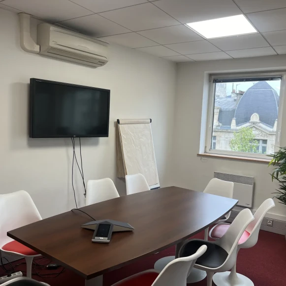 Bureau privé 64 m² 10 postes Location bureau Boulevard de Strasbourg Paris 75010 - photo 5