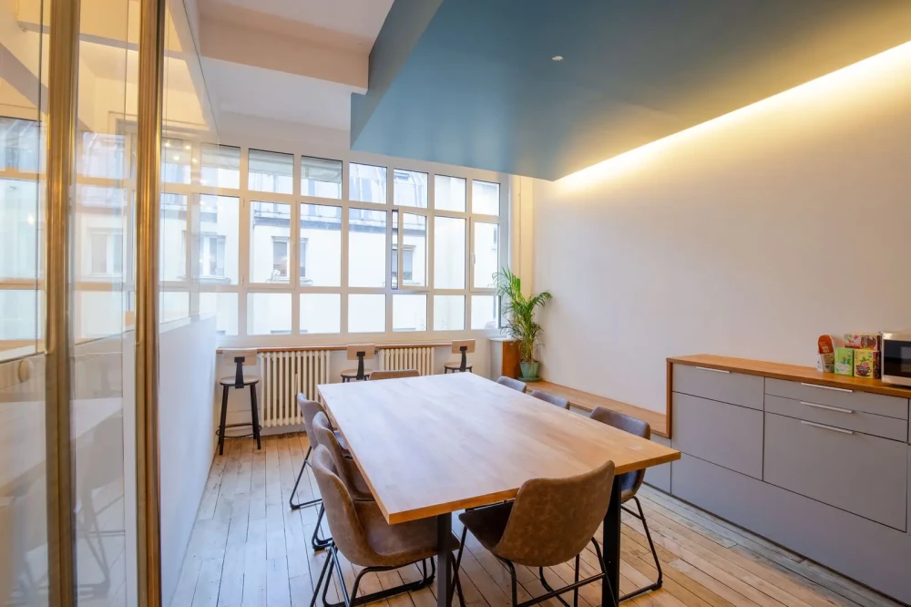 Open Space - 75011 - 24 postes - 390€