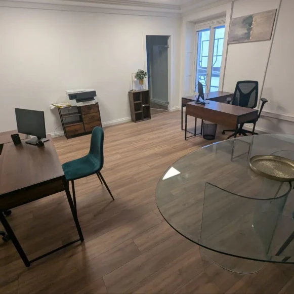 Bureau privé 24 m² 4 postes Location bureau Rue de Rivoli Paris 75001 - photo 2