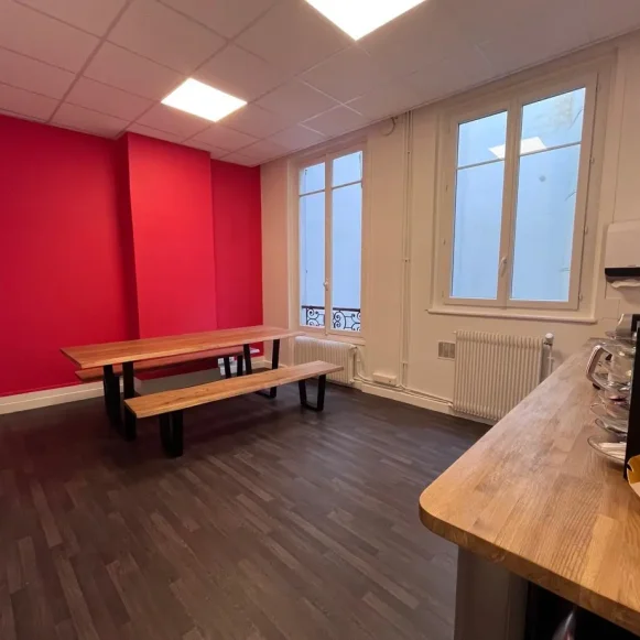 Espace indépendant 150 m² 22 postes Location bureau Rue Saint-Lazare Paris 75008 - photo 7