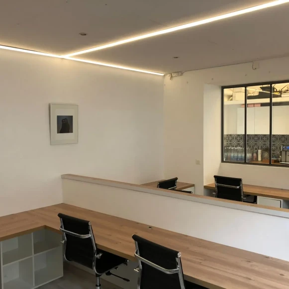 Bureau privé 20 m² 5 postes Coworking Rue de Sévigné Paris 75003 - photo 6