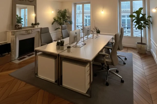 Bureau privé - 75008 - 4 postes - 2990€