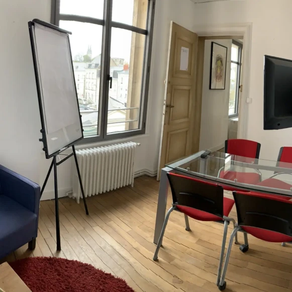 Bureau privé 50 m² 16 postes Coworking Place Monseigneur Rumeau Angers 49100 - photo 3