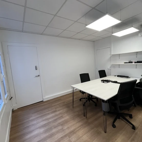 Bureau privé 16 m² 4 postes Location bureau Rue de la Chaussée d'Antin Paris 75009 - photo 7