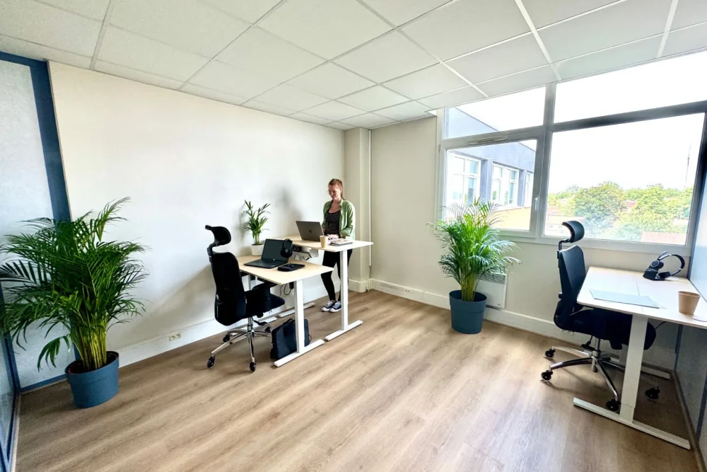 Open Space - 59000 - 8 postes - 179€