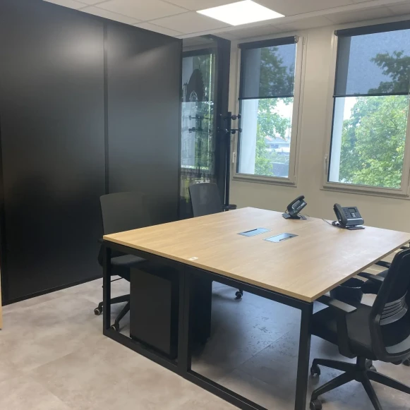 Bureau privé 15 m² 2 postes Location bureau Quai des Carrières Charenton-le-Pont 94220 - photo 3