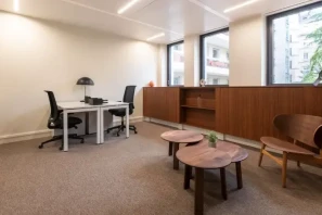 Signature - Neuilly sur Seine, 185 CDG