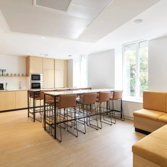 Bureau privé 53 m² 13 postes Location bureau Rue de Montholon Paris 75009 - photo 1