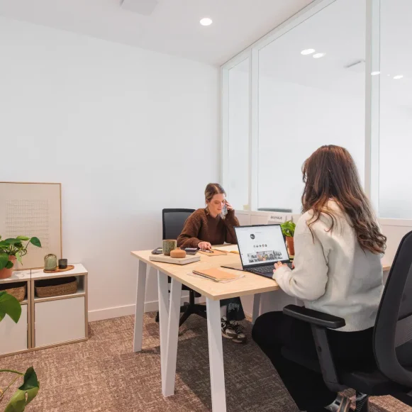 Bureau privé 30 m² 18 postes Coworking Rue Stephenson Montigny-le-Bretonneux 78180 - photo 4