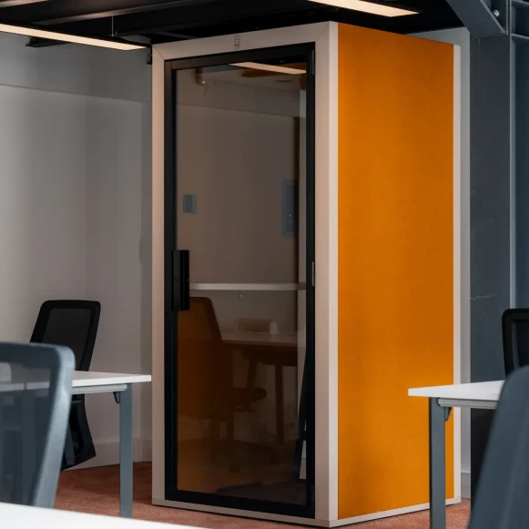 Bureau privé 59 m² 16 postes Location bureau Rue Succursale Bordeaux 33000 - photo 4