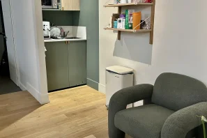 Open Space - 75011 - 5 postes - 300€