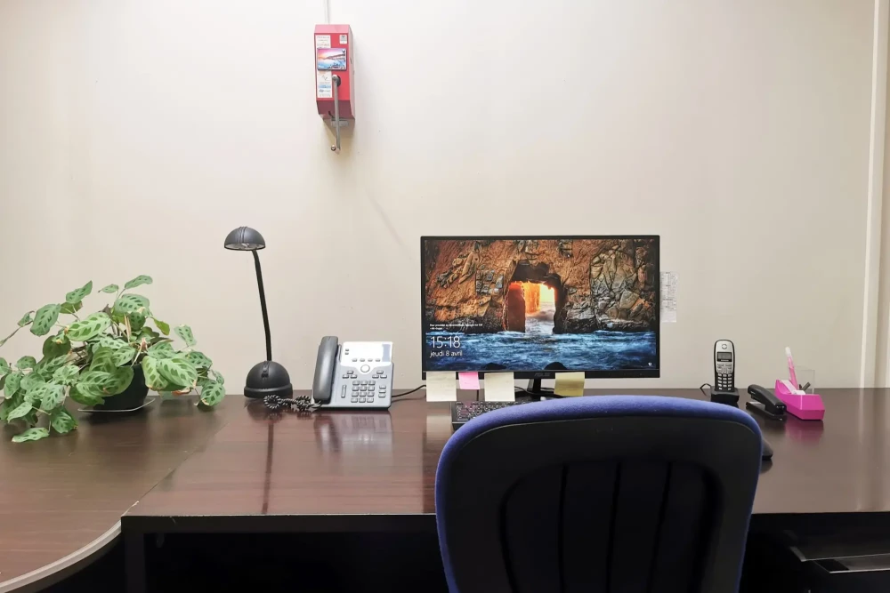 Bureau privé - 92320 - 3 postes - 650€