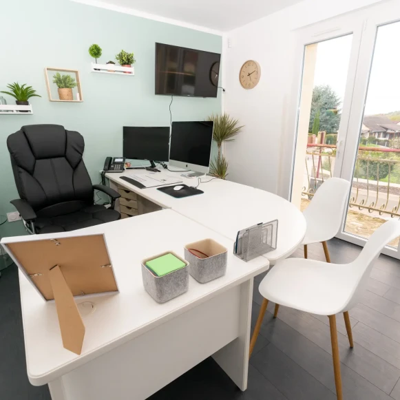 Bureau privé 11 m² 1 poste Location bureau Rue Jean Jaurès Brionne 27800 - photo 1