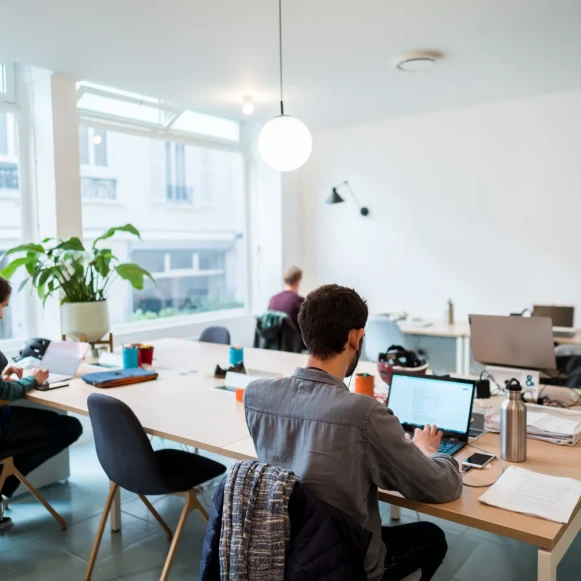 Open Space  14 postes Coworking Avenue Daumesnil Paris 75012 - photo 2