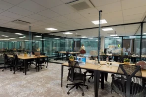 Open Space - 06000 - 30 postes - 240€