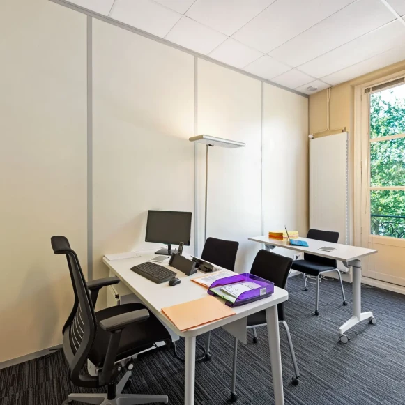 Bureau privé 14 m² 3 postes Coworking Rue du Guesclin Nantes 44000 - photo 2