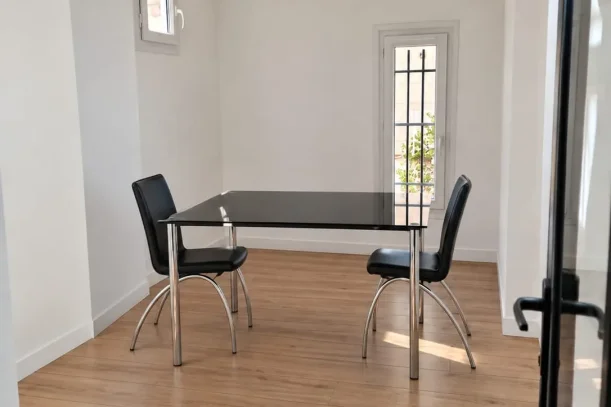 Bureau privé - 75004 - 2 postes - 750€