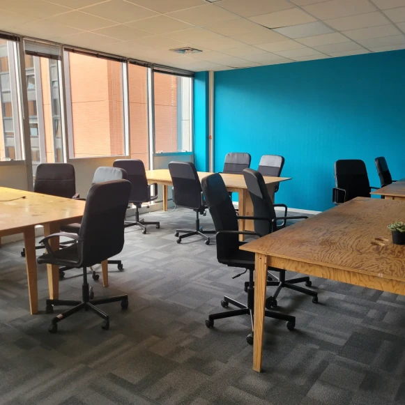 Bureau privé 45 m² 15 postes Coworking Rue Alaric II Toulouse 31000 - photo 3