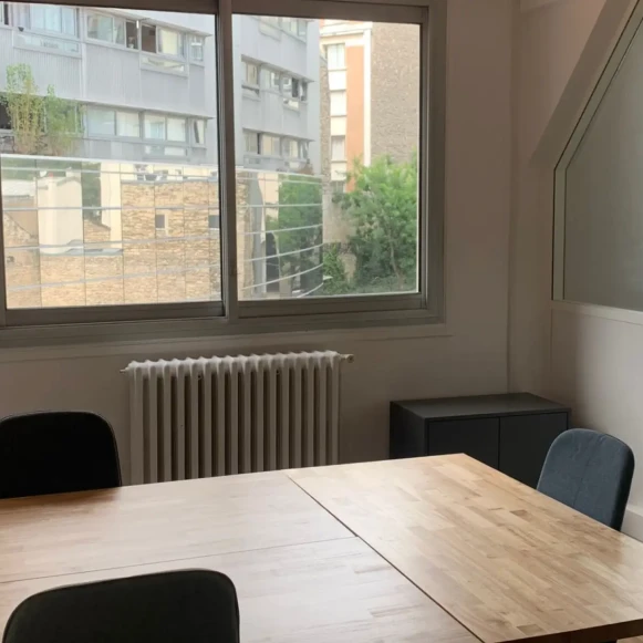 Bureau privé 80 m² 5 postes Location bureau Rue Chanzy Paris 75011 - photo 1