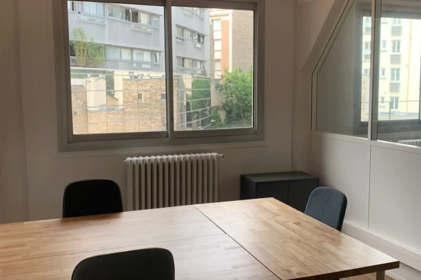 Bureau privé - 75011 - 5 postes - 1800€