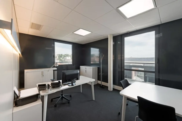 Bureau privé - 69002 - 3 postes - 1200€