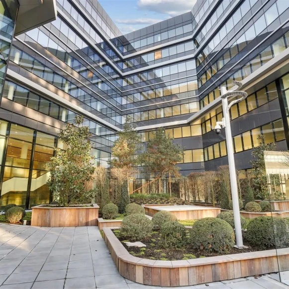 Bureau privé 6 m² 2 postes Location bureau Rue Emile Zola Bezons 95870 - photo 4