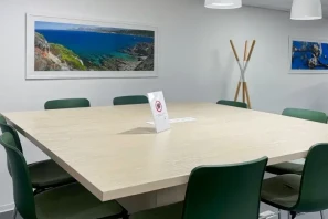 Bureau privé - 06560 - 3 postes - 1287€