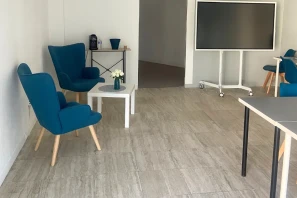 Open Space - 83300 - 5 postes - 550€