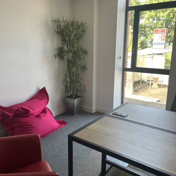Bureau privé 14 m² 3 postes Location bureau Chemin du Moulin Carron Dardilly 69570 - photo 1