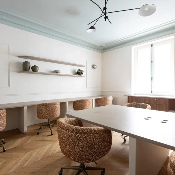 Bureau privé 23 m² 8 postes Location bureau Rue de Turin Paris 75008 - photo 1