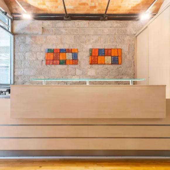 Bureau privé 4 m² 1 poste Location bureau Place de la Joliette Marseille 13002 - photo 9