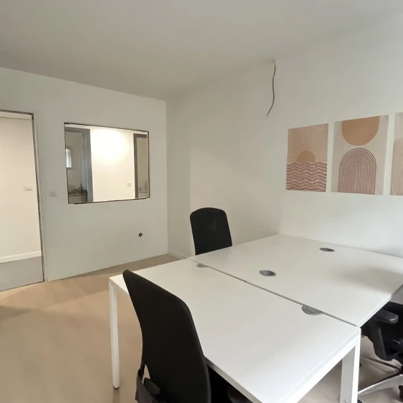 Bureau privé 15 m² 3 postes Coworking Avenue du Général Michel Bizot Paris 75012 - photo 2